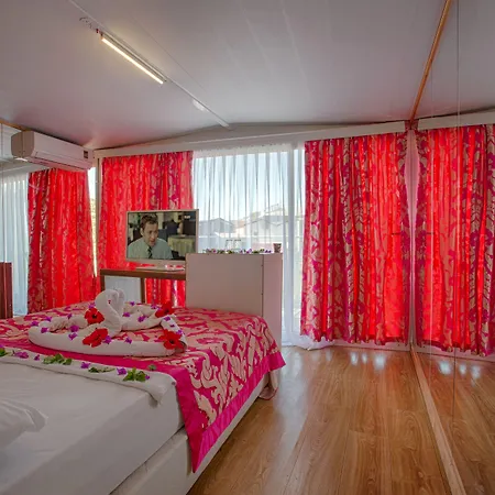 Hotell Club Anjeliq 5*
